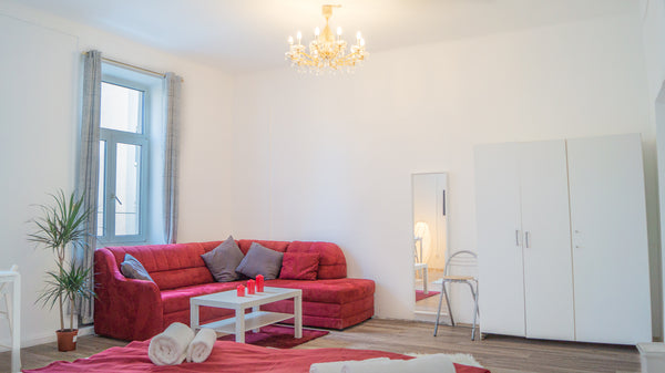 Das Apartment ist eine wunderschöne Wiener Altbau Wohnung mit 4 Schlafzimmern un Vienna, Austria Triple Room w/ Kingsize Bed Shared Apt. Schönbrunn Private room in rental unit vacation rental 659172952870369709