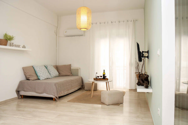 Enjoy your stay in a quiet neighborhood right in the middle of the city. Newly r Greece Olive Roots, Cozy apartment in Athens city centre Entire condo vacation rental 648174626024335623