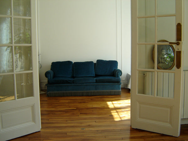 Un grand appartement classique haussmanien de 66m2 au 5e étage, avec une belle h Paris, France Classicisme et glamour parisien Entire rental unit vacation rental 2948976