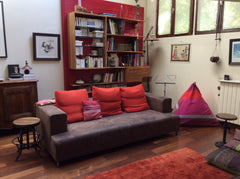 Cet ancien atelier d artiste de 100 m2  est entouré de verdure . Il comporte une Paris, France Loft avec terrasse  dans passage privé Entire loft vacation rental 8519822
