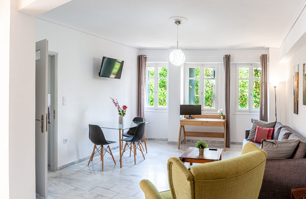 This 2st floor sunny, comfortable 75 sq m apt with beautiful island-style shutte GB 2nd floor, sunny, 2 bedroom apt@ historical center Entire rental unit vacation rental 633934383272816817