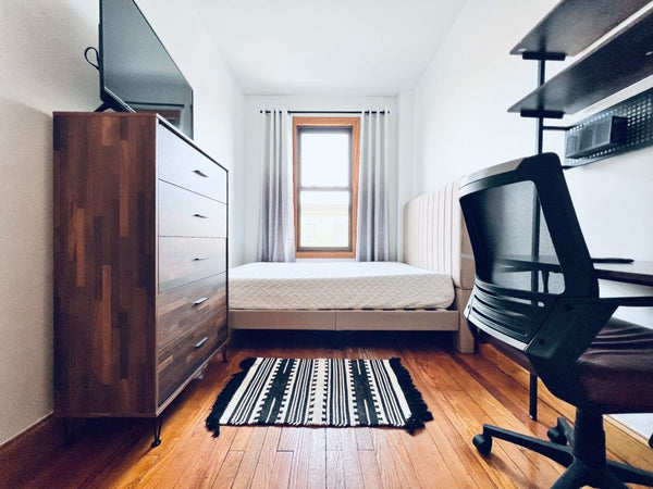 Bright bedroom in best part of Long Island City, right on 36th Ave and 32nd Stre New York, NY Serviced apartment in Queens · 1 bedroom · 1 bed · 1 shared bath Private room in serviced apartment vacation rental 53541251