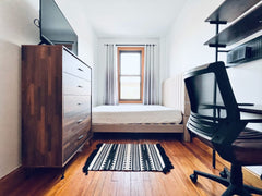 Bright bedroom in best part of Long Island City, right on 36th Ave and 32nd Stre New York, NY Serviced apartment in Queens · 1 bedroom · 1 bed · 1 shared bath Private room in serviced apartment vacation rental 53541251