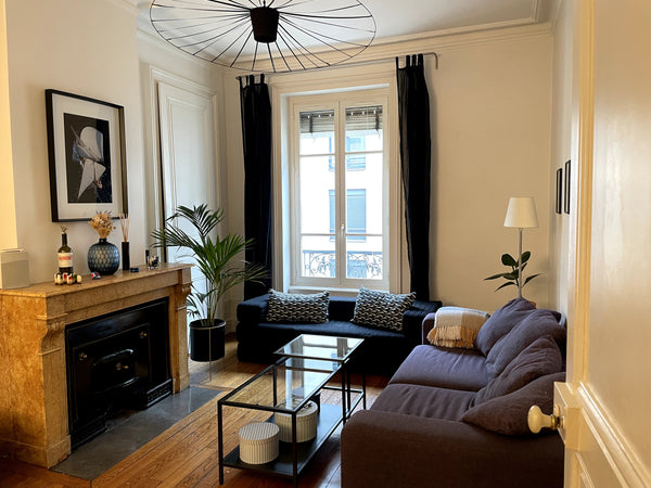 Très bel appartement, confortable & idéalement situé (à 3 min à pieds de la pres Lyon, France Appartement hyper-centre, à 50m des quais du Rhône Entire rental unit vacation rental 53453300