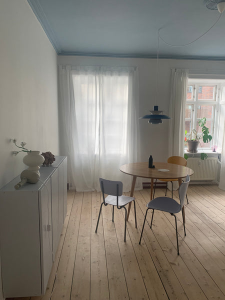 Nyd et dejligt ophold i min skønne lejlighed. 2 værelser, køkken og typisk køben  Skøn lejlighed tæt på den røde plads Entire condo vacation rental 651861940016649404
