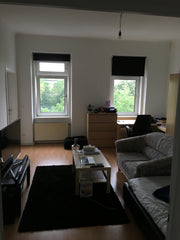 The room has  two big windows with a view on a green, calm park.<br />U1 metro i Germany 24m2 big, very bright room Private room in rental unit vacation rental 12964446