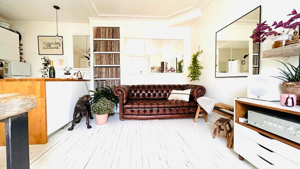 Very pretty, quiet and bright 2-room apartment located in the heart of the famou Paris, France Quiet and bright apartment, Montmartre district Entire rental unit vacation rental 19968096