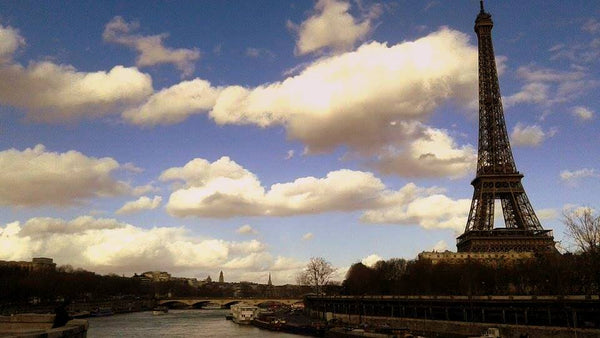 Situated in the 16th district of Paris, very close of the Eiffel Tower Roland Ga Paris, France La Cueva Parisina :) Cave vacation rental 6389132