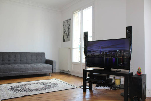 This 100 m2 apartment is in a 20th century Haussmannien building. It has 3 Bedro Paris, France CHAMPS-ELYSEES - 100m² APARTMENT Entire rental unit vacation rental 20046561
