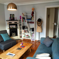 spacieux, lumineux, charmant. une salle de bain avec baignoire et un balcon bien Paris, France 2 pièces ensoleillées avec balcon Entire rental unit vacation rental 11254454