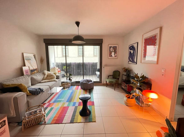 Joli T2 dans un immeuble récent de standing situé dans une petite rue calme proc Lyon, France Joli T2 avec balcon - Part Dieu Entire rental unit vacation rental 773203241242322588