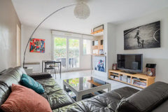 Magnifique appartement avec une grande terrasse emmennagée sans vis à vis quarti  MAGNIFIQUE APPARTEMENT AVEC TERRASSE AUX CHARTRONS Entire rental unit vacation rental 42302292