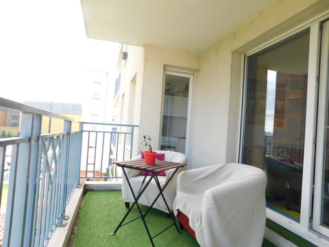 Bonjour à tous,<br />  Cet apparement comprend,dès votre arrivé un salon spacieu Lyon, France Appartement Ensoleillé et proche de Gare Part Dieu Entire rental unit vacation rental 13124034