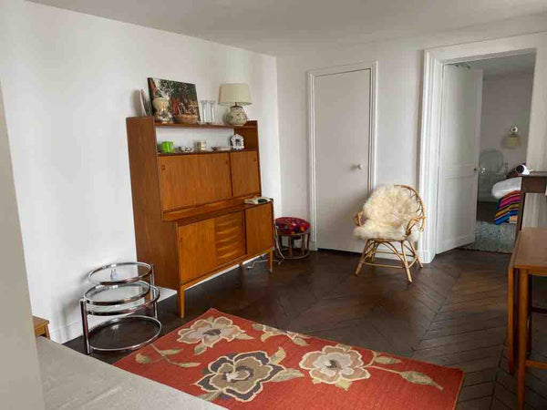 This is a bright 1st floor 1 bedroom, 5 floor to ceiling windows. Original scand Paris, France St Germain de Pres, R de Seine, charming 1 bedroom Entire rental unit vacation rental 29532869