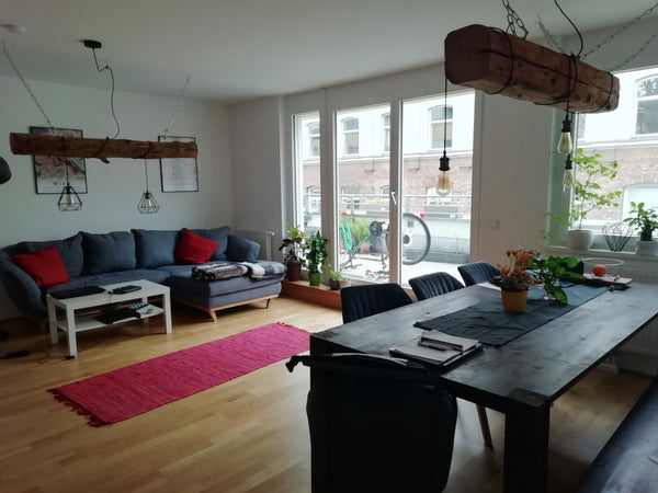 Room for rent in a beautiful and bright 3-room flat with a nice balcony. The fla Vienna, Austria chilled and cozy double room (perfect connection) Private room in rental unit vacation rental 36836929