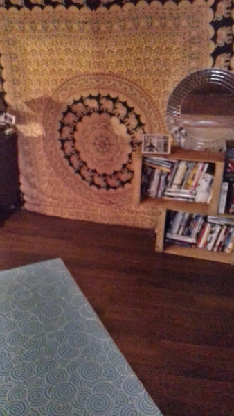 Appartement de 33m2 (plus mezzanine) situé en bas de pentes de la Croix rousse,  Lyon, France Appartement avec mezzanine, pentes Croix rousse Entire rental unit vacation rental 25623272