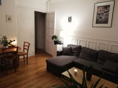 Un beau 2 pièces de près 40 mètres carrés, à 100 mètres du métro Porte de Versai Maintenon, France Beau deux pièces dans un bel et calme immeuble Entire rental unit vacation rental 29076351