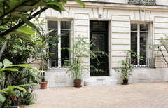 Friendly  apartment  60m2 mix of design & vintage furnitures in an authentic bea Paris, France Charming apartment with 2 rooms near Montmartre Entire rental unit vacation rental 15951133