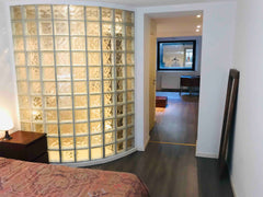 Open space basement flat located in Ixelles just 2mm walk from Chatelain market  Como, Italy YOUR PERFECT PIED A TERRE in Brussels! Entire rental unit vacation rental 13692008