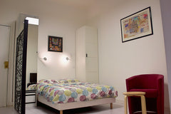 This studio apartment situated in an old building was completely renovated, deco Bordeaux, France OPERA - St Remi Studio T1 Entire rental unit vacation rental 22333643