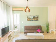 Welcome to our apartment which is located in Stavros village. Τhe big advantage   Cosy apartment - 6 Minutes walk to the beach! Entire condo vacation rental 673766894648571236