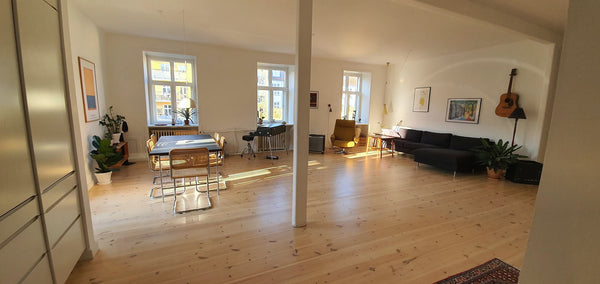 In the middle of a safe quiet beautiful green backyard, right in the center of t Copenhagen, Denmark Quiet unique Garden-house in Hip and Lively area Entire rental unit vacation rental 44274597
