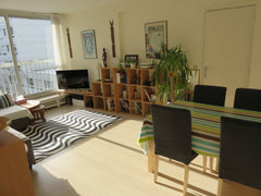 Quiet & bright flat, very safe, for 1 to 5 people, large windows on a garden.<br Paris, France QuietFlat + CarPark. EiffelTower 20'  ParcExpo 10' Entire rental unit vacation rental 22582387