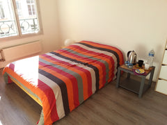 Nous vous proposons une chambre au calme (coté cour) rue Villeneuve en plein cœu Lyon, France Chambre calme coeur croix rousse Private room in rental unit vacation rental 9220657