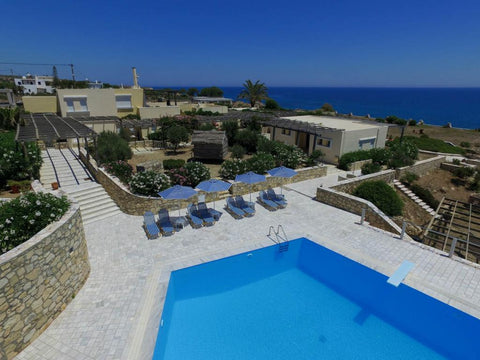 Zwölf liebevoll eingerichtete Wohneinheiten verteilen sich auf dem weitläufigen  Crete, Greece Apartment Panorama Meerblick 4 Pers. Entire rental unit vacation rental 47135202