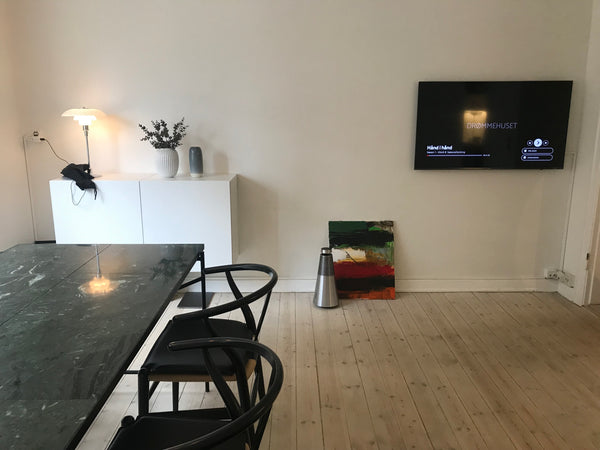Cozy apartment in the very popular area 