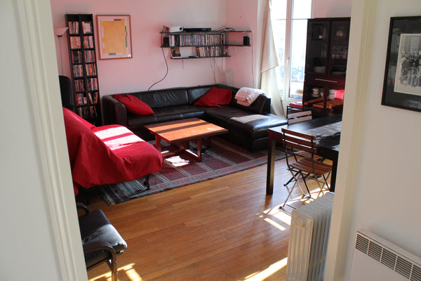 <b>The space</b><br />Good location, comfortable and ENTIRELY EQUIPED. <br /> <b Paris, France Ideal Three-Room Parisian Flat Entire rental unit vacation rental 537970