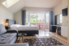Vergiss deine Sorgen – in dieser geräumigen und ruhigen Unterkunft. Dieses Zimme Vienna, Austria Comfy Room in Shared Villa w/ Free Parking Shared room in villa vacation rental 645327984373202930