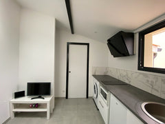 Studio de 14m2 à Cenon au calme. A proximité du centre commercial, de la rocade  Bordeaux, France Studio proche de Bordeaux Tiny home vacation rental 51729094