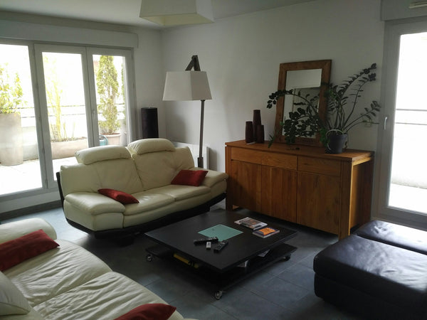 Le calme en pleine ville !<br /><br />A moins de 15 minutes de marche de la gare Lyon, France Appartement sur le toit avec garage Entire rental unit vacation rental 24035668