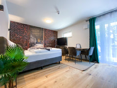 This apartment is located on the ground level and is air-conditioned. You can en Graz, Austria DAREBELL Apartment Calvigasse: Top 4 Entire rental unit vacation rental 640908888166254246