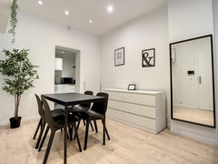 Venez découvrir ce rez-de-chaussée exceptionnel, tout confort et complètement ré Brussels, Belgium SA18.07 STUDIO COSY AVEC WIFI Entire rental unit vacation rental 655492900647586783