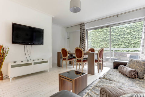 Bienvenue dans mon appartement de 87m², très calme et à proximité de La Villette Paris, France Très belle appartement rénové au coeur de paris 8p Entire condo vacation rental 28597057