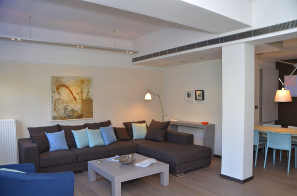 Fully renovated studio with large windows overlooking the Cathedral square. In t Athens, Attica, Greece Plaka, modern one bed apt, Cathedral Sq. Entire rental unit vacation rental 536197