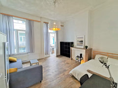 Large room in a shared house, located in a quiet street close to the city center Schaerbeek, Belgium Large room in a quiet street near the city center Private room in townhouse vacation rental 51922554