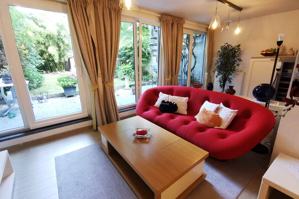 The residence is located in the north of Brussels, close to all public transport Brussels, Belgium Le Divan Rouge apartement, near Atomium & Expo Entire rental unit vacation rental 8947230