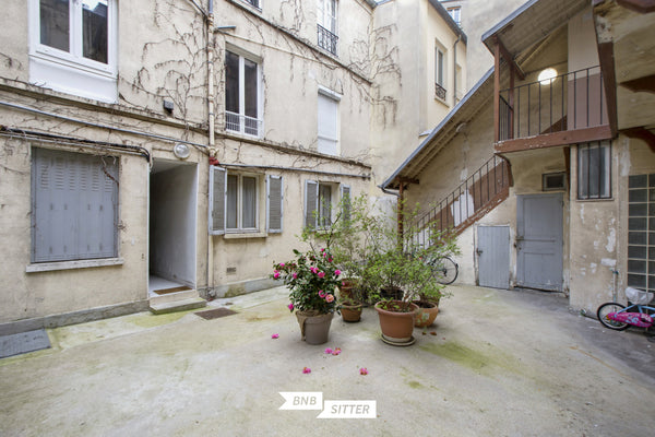 Central and calm studio with one room in the heart of the 18th district of Paris Paris, France ★ Cosy studio - Montmartre Entire rental unit vacation rental 24069955