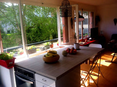 Appartement de 55m². Vue sur grand jardin. Quartier Porte de Pantin. 5 min de la Le Pré-Saint-Gervais, France Appartement lumineux vue sur jardin. Entire rental unit vacation rental 2402153