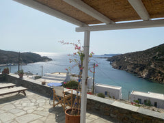 La maison peut accueillir 10 personnes et bénéficie d’une terrasse protégée du v Paris, France Magnifique maison à Sifnos vue exceptionnelle wifi Cycladic home vacation rental 41895040