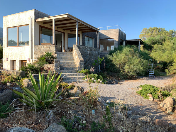Spacious beachfront villa just 50 meters from a pebble beach;  Elegant, minimali Paris, France Abyssal Villa 1+2, beach front, sea at your feet Entire villa vacation rental 44437145