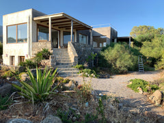 Spacious beachfront villa just 50 meters from a pebble beach;  Elegant, minimali Paris, France Abyssal Villa 1+2, beach front, sea at your feet Entire villa vacation rental 44437145