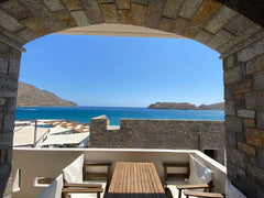 Plaka Bleu is a seafront 2 bedroom apartment, located at Plaka.<br /><br /><b>Li Agios Nikolaos, Greece Plaka Bleu Seafront Apartment Entire rental unit vacation rental 545215893063353927