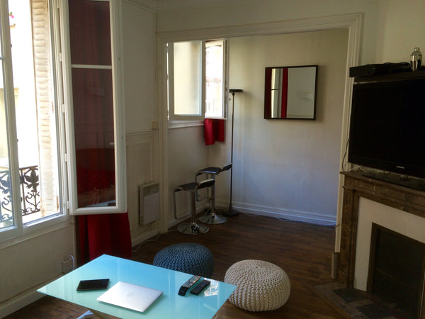 Appartement de 25m2 dans immeuble de standing avec grande hauteur sous plafond,  Paris, France 25 m2 apt - close to Eiffel Tower Entire rental unit vacation rental 6341316