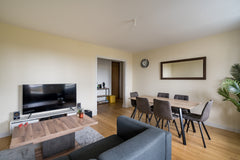 Le temps d'une soirée en amoureux ou d'une visite dans la capitale des Gaules, v Lyon, France T2 collé à la Part-Dieu ★ Parking Gratuit ★ Entire rental unit vacation rental 50387469