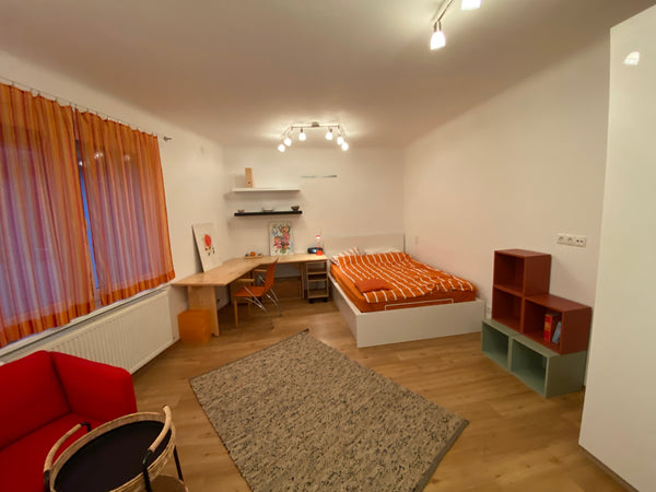 GENERALSANIERTE  WOHNUNG<br />Neue, geräumige Wohnküche mit Markengeräten<br />< Vienna, Austria Bequeme 2-Zimmer Wohnung. Top ausgestattete Küche Entire condo vacation rental 546775259158623947
