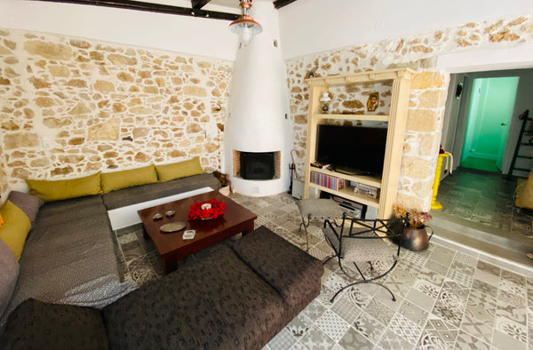 StoneBuilt House is  delicate and clearly decorated.<br />You will enjoy the fri Stavrakia, Greece Stone Built House Entire home vacation rental 43052078